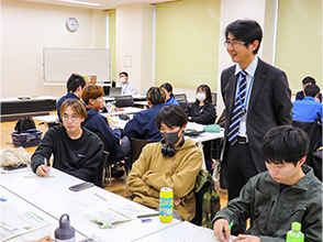 グループ討議の様子２