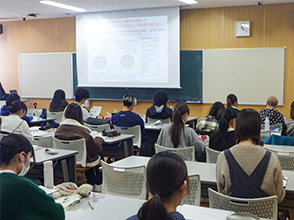 会場の様子(後ろから撮影)