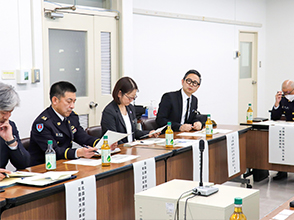 会議の様子　主催側