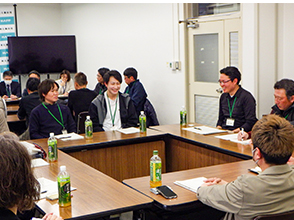 意見交換の様子(グループB)