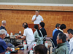 交流会で挨拶する山形県拠点滝口総括農政推進官