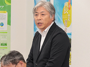 開会のあいさつをする花田地方参事官