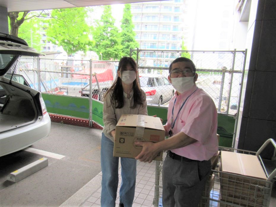  フードバンクへ食料品を提供しました