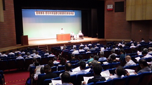 講演を聴く農業委員会各委員等（令和6年9月12日撮影）