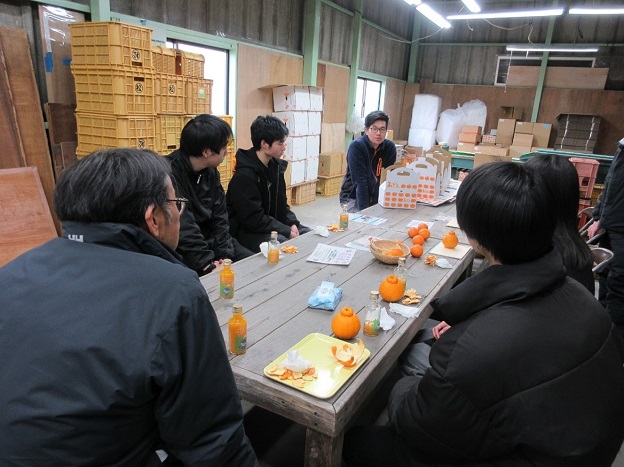 意見交換の様子（中央　溝口専務取締役　左　齋藤地方参事官）（令和７年２月７日撮影）