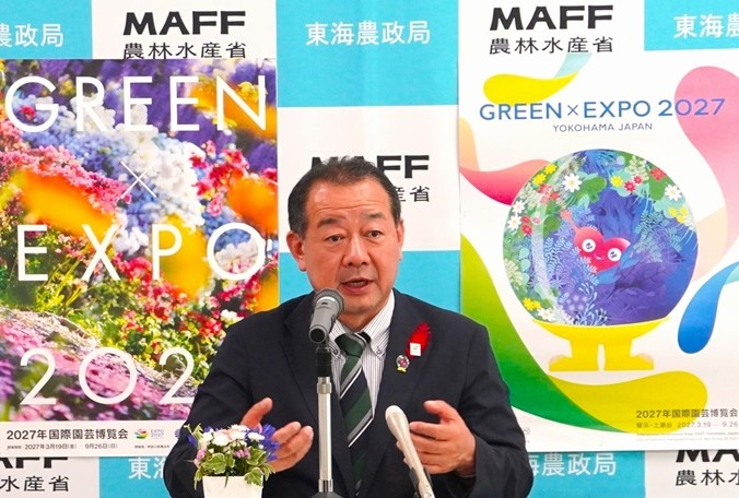 記者懇談会で説明する秋葉局長