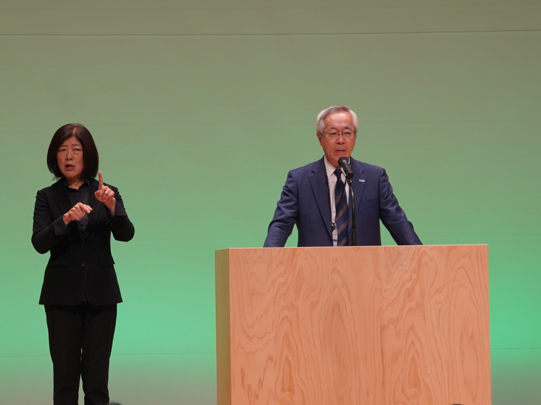 農福連携全国都道府県フォーラムで挨拶を述べる（一社）日本農福連携協議会 皆川会長理事