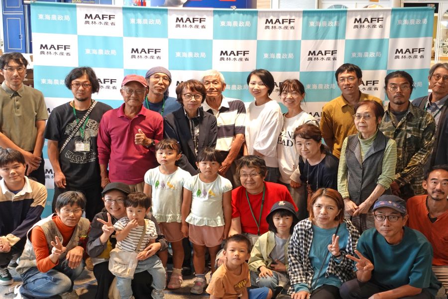 朝一村集合写真
