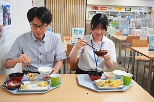小林局長と職員