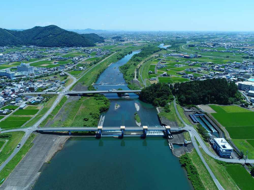 岡島頭首工上流から