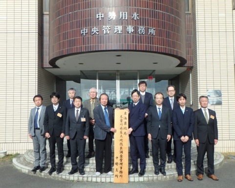 看板下掲式