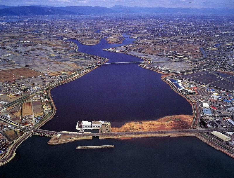 上空から見た日光川河口排水機場