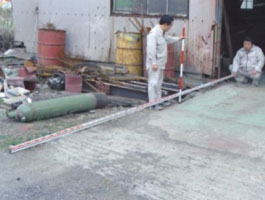 水路上部で沈下が発生