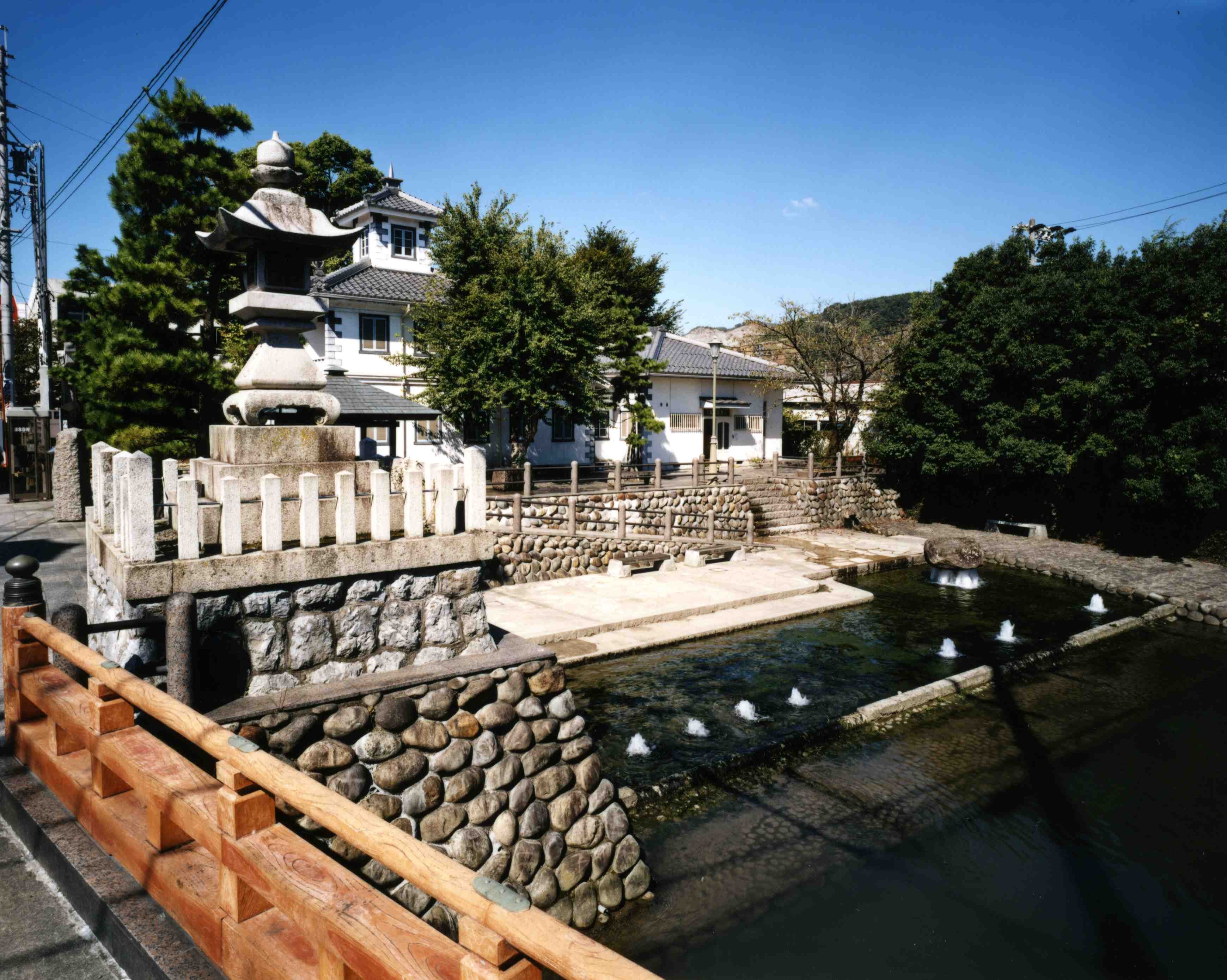 赤坂港会館と川湊跡(大垣市より)