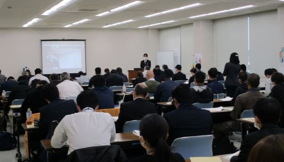 室内検討の様子