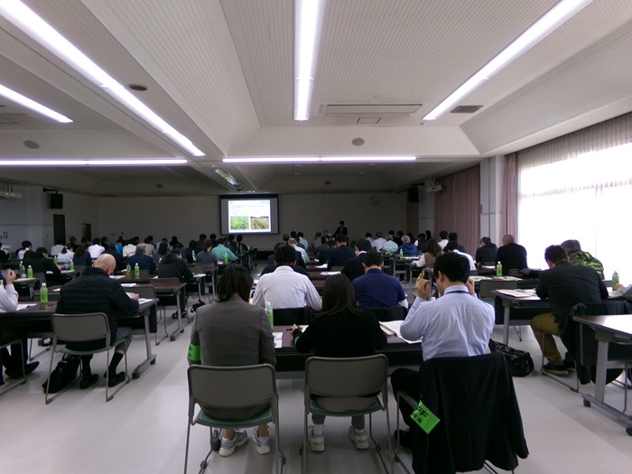 室内検討の様子