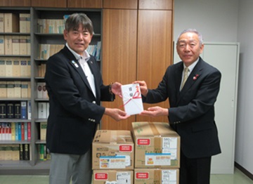 三重県社協に寄贈の様子