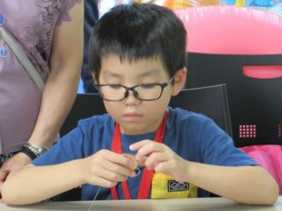 鹿の皮を使った小物作り3