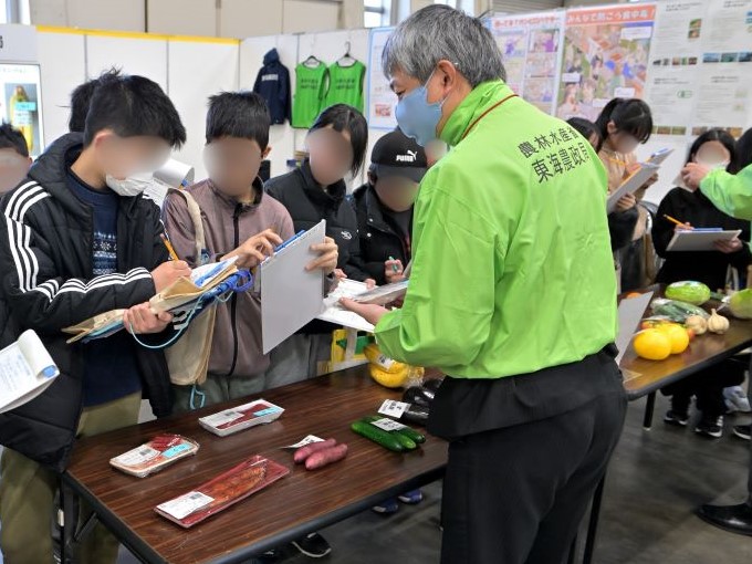 1月28日の食品表示パトロール体験の様子１