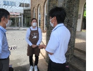 学生への質問の様子