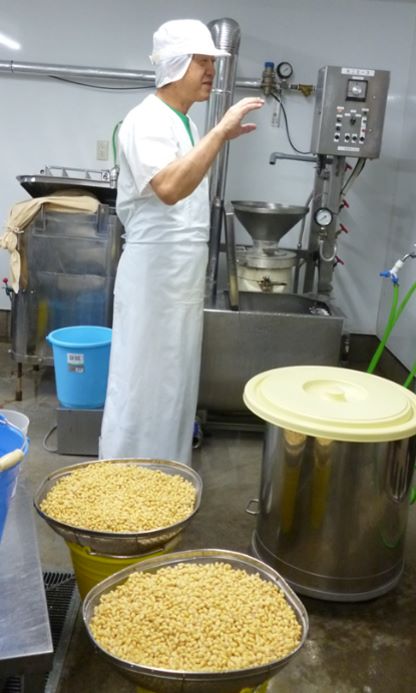 工場での伊藤さん